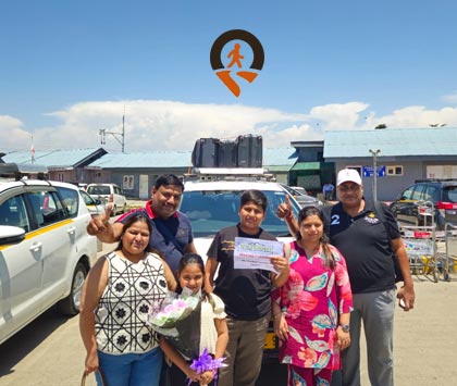 Jammu and Kashmir taxi with Guest