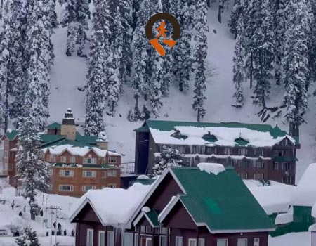 Luxury houseboat on Dal Lake, Kashmir Summer Tour Package
